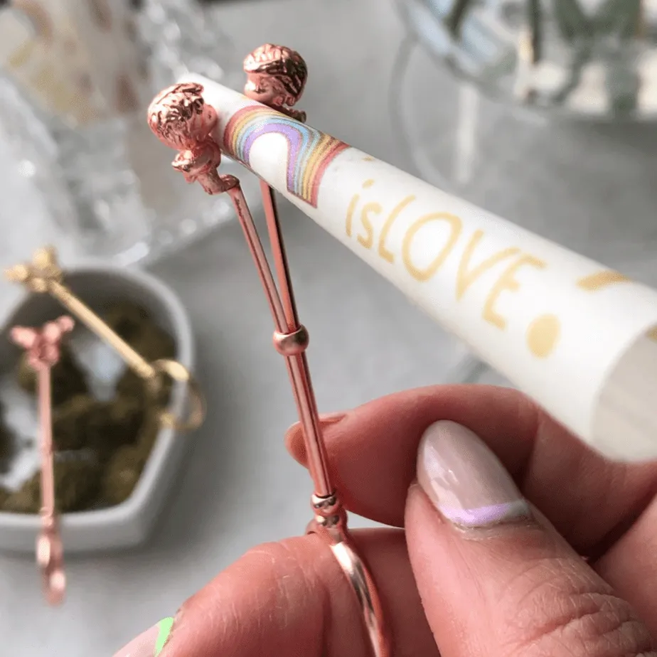 Love Is Love Smoke Holder Boys Kiss - Image 2