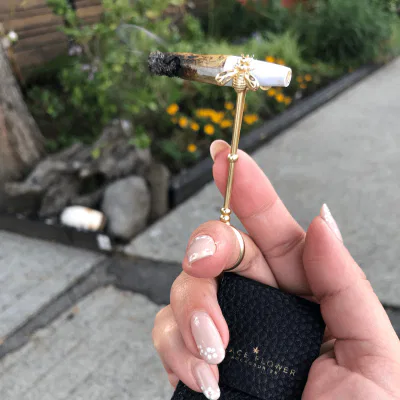 Peace-Of-Mind Smoke Holder Bee
